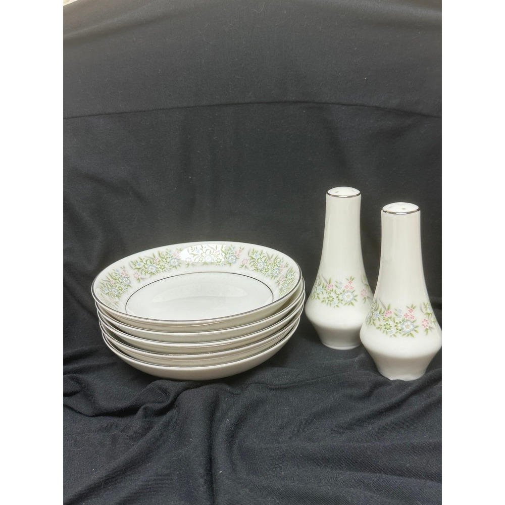 Taihei China Springtime White Floral 5โ Bowls and Salt Pepper Shakers Set